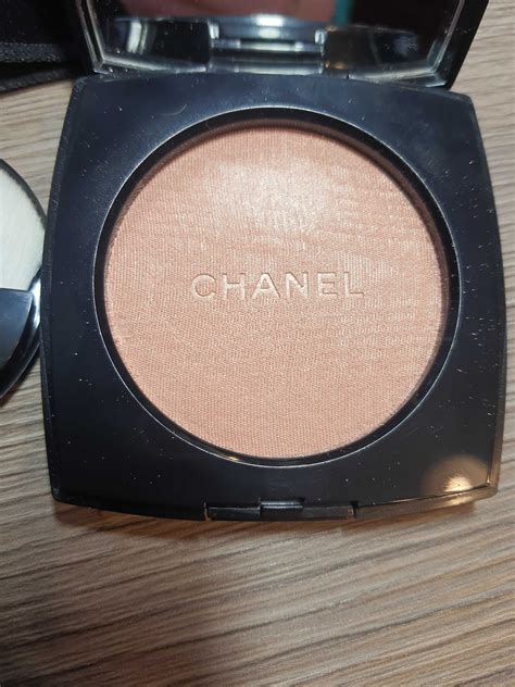 chanel puder rozświetlający